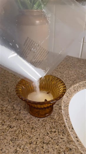 548K views · 5.5K reactions | This fairy lamp base was missing it’s top and was bound for the dump. Now it has a whole new life! #thrifted #thrifting #vintagedecor | Breeya Shade | Facebook