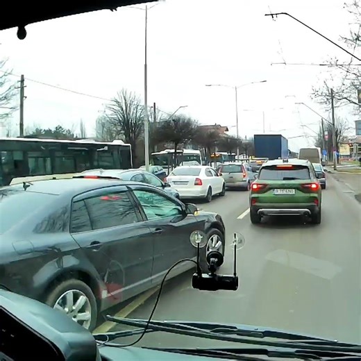 Japca "siberianului" în #capitală #buslovers #bus #autobuz #busdriver #traffic #dashcam #RO #trafic