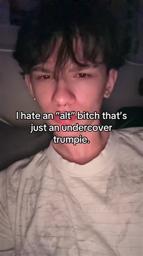 Jackson. 😱 (@.jacskin)’s video of Gwen Stefani