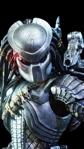 Hot Toys Scar Predator 1/6 Scale