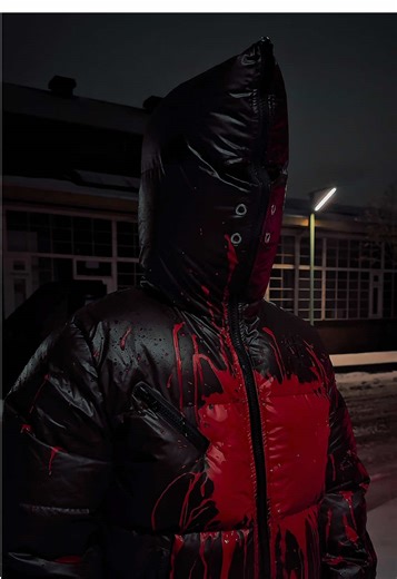 Heat-Reactive Puffer Jacket Features You Need to See