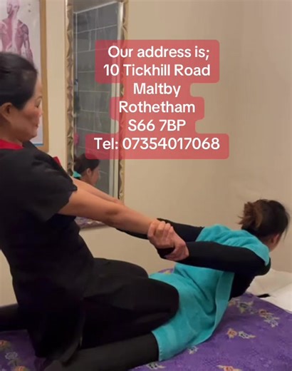 Relaxing Full Body Massage The therapist will massage your whole body during a therapeutic massage lasting at least 50 minutes. That's the amount of time needed to massage all the major areas of your body, back, shoulders, legs, feet, arms, hands and neck.