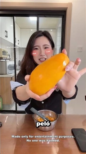 The Girl Turns a Frozen Mango into Ice Cream!