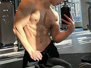 欣赏帅哥大包养眼胸肌饱满