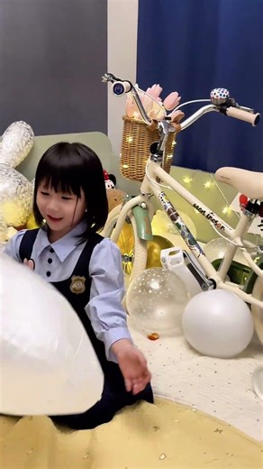 兄妹俩日常 #萌兽人体工学童车 #兄妹俩的暖心日常 #哥哥妹妹 世界最可爱的小朋友，专属哥哥的礼物已送达～希望你每天都无忧无虑，
