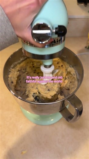 Ten years strong 💪 #kitchenaidmixer #standmixer #chocolatechipcookie #easyrecipesathome #bakingtok
