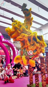 279K views · 6.1K reactions | 上下平安 2024 CNY_Acrobatic Lion Dance Performance by Team  新加坡藝威體育會 Singapore Yiwei Athletic Association @Marina Square | 獅人派隊 S.R.P.D | Facebook