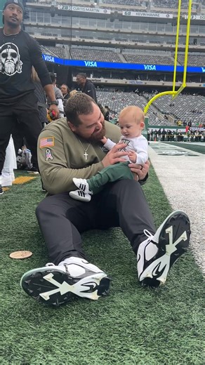 130K views · 3.1K reactions | A wholesome pregame moment ❤️ | New York Jets | Facebook
