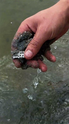 A pinpointer helps you quickly locate the exact position of your target in the hole.#metaldetecting