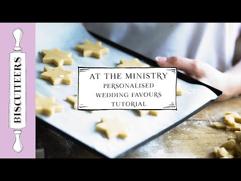 Personalised Wedding Favour Tutorial | Heart Biscuits | Biscuiteers
