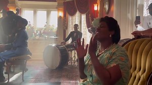 Just a little behind the scenes of such a Great Movie that brought this kind of Joy Between Waiting to film. The camera Guys would jump in and sing. We created bonds and left with new family members. We created it for you 💋 Jon Batiste I have to do a song with you HER Music you are and will forever be one of my Favs. The Color Purple 💜💜💜💜💜💜 | Fantasia