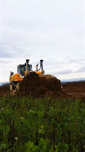 This Liebherr PR 776 is pushing overburden at full power, showing pure strength, traction, and control in heavy mining operations 💪⛏️. #PR776 #Bulldozer #HeavyEquipment #Earthmoving #DozerLife #HeavyMachinery #Fblifestyle | HeavyBuild Project