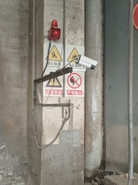 No Helmet, No Entry! ⛔️ Loud Warning(Oops! 🤭 Looks like someone forgot their hard hat! Our AI-powered camera system is always watching to keep the factory safe. The moment it spots a missing helmet, the alarm blares and the lights flash! No sneaking past this digital guard dog. 🐕 Would you jump if you heard this alarm? 👇) #safetyfirst #safetysolutions #alarmsystem #factory #safety #b2b #securitysystem