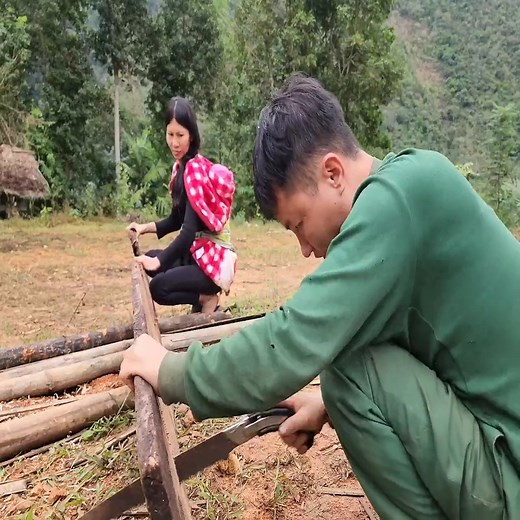 11K views · 142 reactions | After giving birth, husband and wife can sleep in the same bed and have sxx Phan Thị Cương | AN VS WILD | Facebook