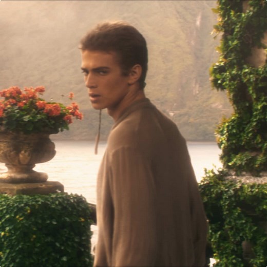 Anakin and Padmé - The Haunting Kiss