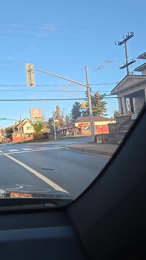 🍔 Fast Food Alert: Think Before You Bi.te! ⚠️ Fast food may be quick and tasty 😋, but it often comes with high salt, sugar, fat 🧂🍟, extra calories ⚖️, and even a risk of tummy troubles 🤢. Enjoy it sometimes, but remember: your body and wallet will thank you more for home-cooked meals 🥗🍲💪. #FoodForThought #HealthyChoices | Bijoux Wat