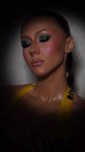 Zeljka Zolotic | Profesionalno sminkanje Subotica on Instagram: "✨✨✨ SKOLA SMINKANJA✨✨✨ Bazni kurs za pocetnike pocinje 21.02. Detaljna obuka za pocetak svog biznisa, ukoliko ste ikada zelele dalretvorite hobi u posao, sada je pravo vreme 🤗 Kurs traje 2 meseca, sertifikat na engleskom jeziku, apliciranje za pro popuste i mnoge druge pogodnosti. Vidimo se u skoli sminkanja 🤗 #skolasminkanjasubotica #skolasminkanja #makeupsubotica #profesionalnosminkanjesubotica"