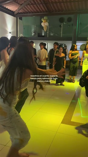 Bailando al Ritmo de la Banda: La Fiesta Perfecta