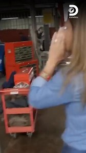 6.9M views · 87K reactions | En el taller de Texas Trocas, surge un problema con los empleados y la tensión comienza a aumentar https://www.facebook.com/reel/663990292788780/ Disfruta el contenido de Discovery en MAX. Suscríbete ahora: https://bit.ly/MAX-DiscoveryEsp | Discovery en Español | Facebook