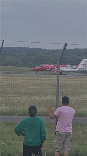 Full Throttle: The Learjet 35 Races Down The Runway