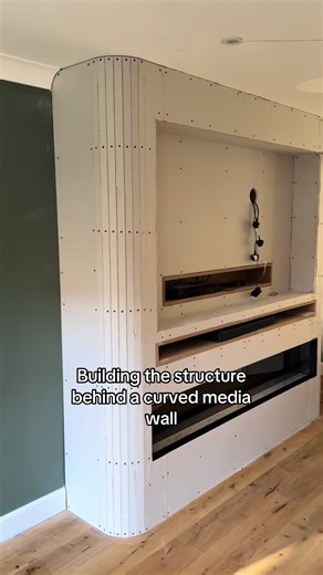 Day two of this curved media wall build📺 This is now ready for the plasterer before we move on to the final stages! #mediawall #carpentryprocess #behindthescene #skilledtrades #homerenovation