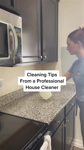 Professional House Cleaner's Top Cleaning Tips for a Sparkling Home