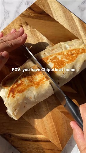 51K views · 91 reactions | Chipotle-style Chicken Burrito  juicy air fryer chicken with Mexican street corn rice, creamy avocado & all your favorite toppings - like take-out but even better & cheaper to make at home! Perfect for an easy weeknight dinner✨ Comment "recipe" and I will send it straight to your inbox! What fast-food should I make next? #burrito #chickenburrito #chipotle #dinnerideas #easymeals #easydinners #easyrecipes #dinnerfortwo | Sheila Williams | Facebook