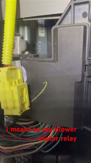2003 Toyota Corolla blower motor relay location