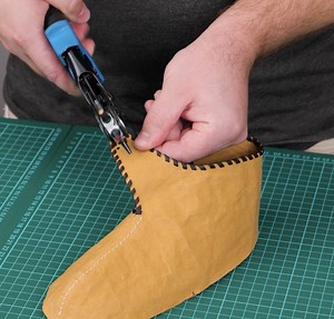 1.3M views · 2.5K reactions | Handcrafted medieval turnshoes made from recycled paper | 5-Minute Crafts Like | Facebook