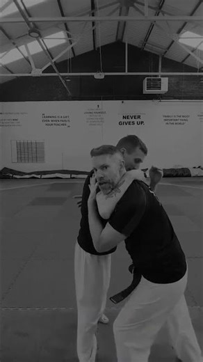 How to Break Free from a Chokehold | Self‑Defence for Everyone