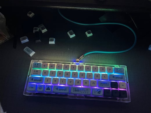 自制40%配列小键盘，KAKA40基于kmk固件方案，新版本加大功能按键，拒绝误触