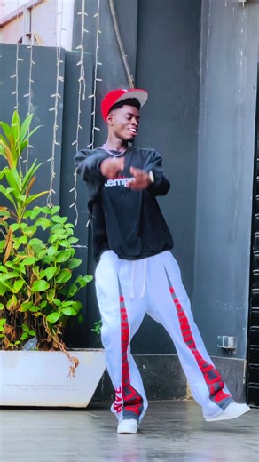 God Bless me everday. DC:@christeddy32 #fyp #god #dancer