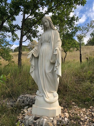 Pourquoi le 15 août est férié en France : origine et signification de l’Assomption