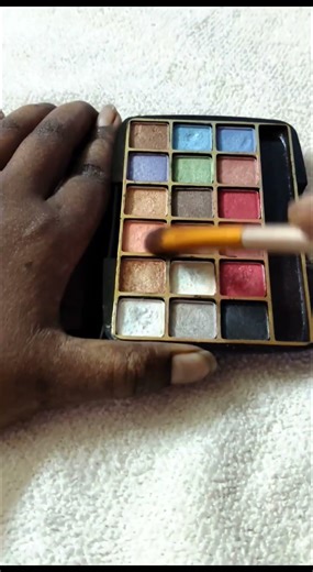 peach eye makeup 🍑 #shorts #eyemakeup