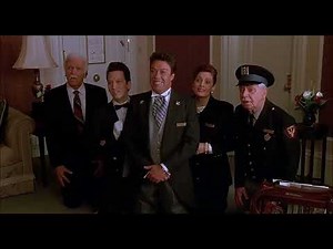 Solo en casa 2 (1992) - Escena de la película en la TV