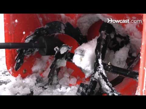How to Operate a Snow Blower Safely