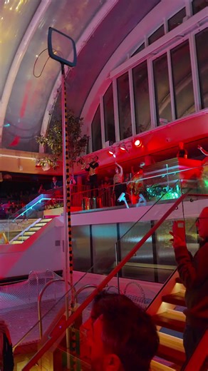 Golden Party im Beach Club auf der Costa Smeralda #costa #costasmeralda #cruise #beachclub #kreuzfahrt @costa crociere