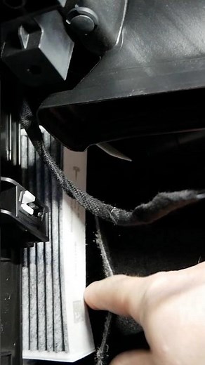 Replacing Tesla cabin filters in a Model 3/Y