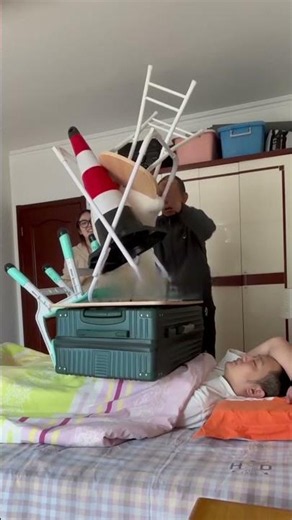 Wake up challenge gone wrong! Never wake up a heavy sleeper 😂