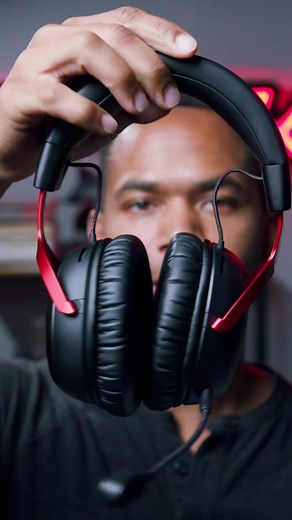 takin our Cloud III wireless headset everywhere 🎧☁️ #gaminglife #wirelessheadset #gamingheadset #hyperxcloud