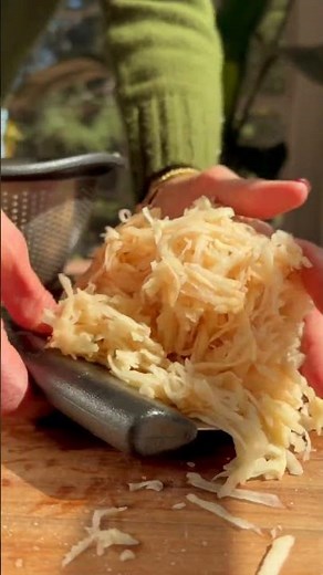 ♡Crispy Homemade Hash Browns- Weelicious