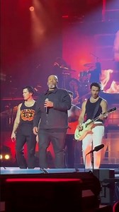 Jonas Brothers Bring Big Rob Back for Epic MSG Moment 🔥