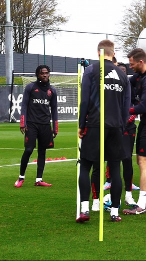Charles 🆚 Yannick. 🥷 #WirSchaffenDas | Belgian Red Devils