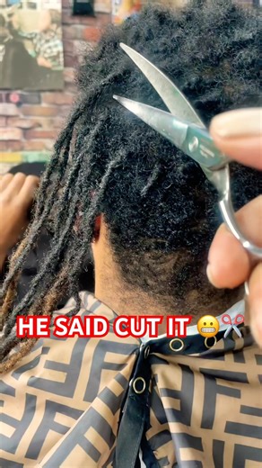 Would you ever cut your dreads off? 😳✂️