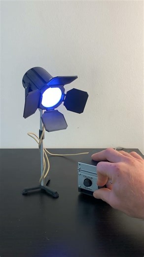 Toy Cinema Spotlight with LED lighting and Arduino control