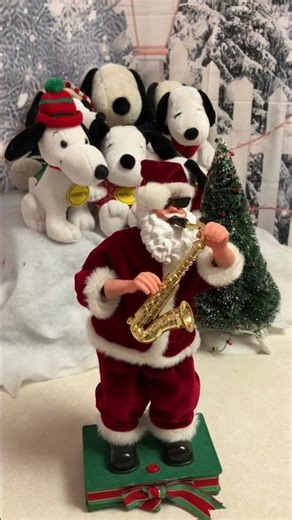 Santa Claus Is Coming to Town 🎅🎷 Dancing Jazz Santa