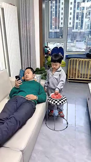 2.1K views | 小手快的很防不胜防#萌娃#萌娃搞笑日常#妈妈带 #baby #cutebaby #happy crying #instagood #like #bebe #instagram #babiesofinstagram #kids #babyboy #fashion #pregnant #love #mom video #girl #babylove #photooftheday #babies #follow #beautiful #babyfashion #pregnancy #newborn #handmade #cute #babyshower #photography #babygirl baby #family #momlife | Young si | Facebook