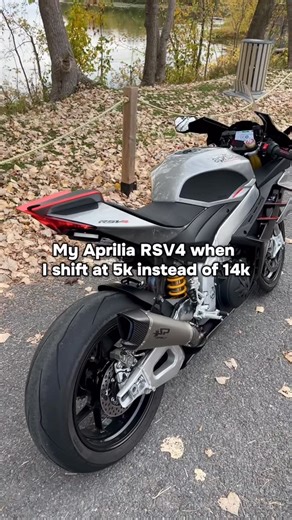Atp on Instagram: "Drop a follow 🙄 #aprilia #rsv4 #apriliarsv4 #spark #sparkexhaust #motorcycle #montreal #foryoupage #fyp #pourtoi"