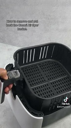 How to remove the Cosori Air fryer basket