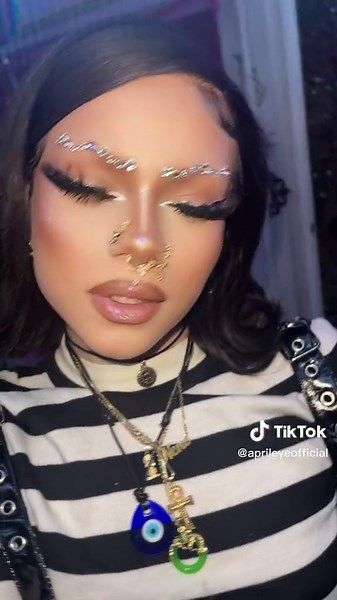 Best Colored Contacts for Cosplay Girls - Makima Yellow